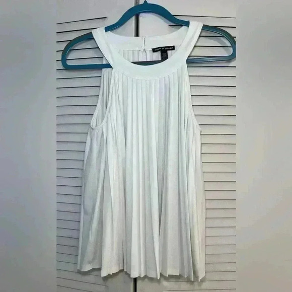 Cable & Gauge White Pleated Sleeveless Top Dressy Round Neck Size L Large Lovely - Picture 1 of 6